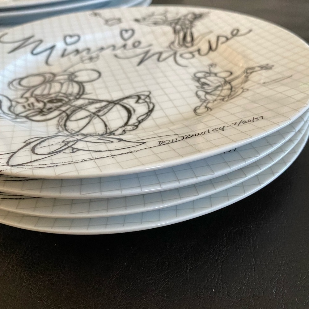 Minnie Mouse plates - Picture 5 of 10